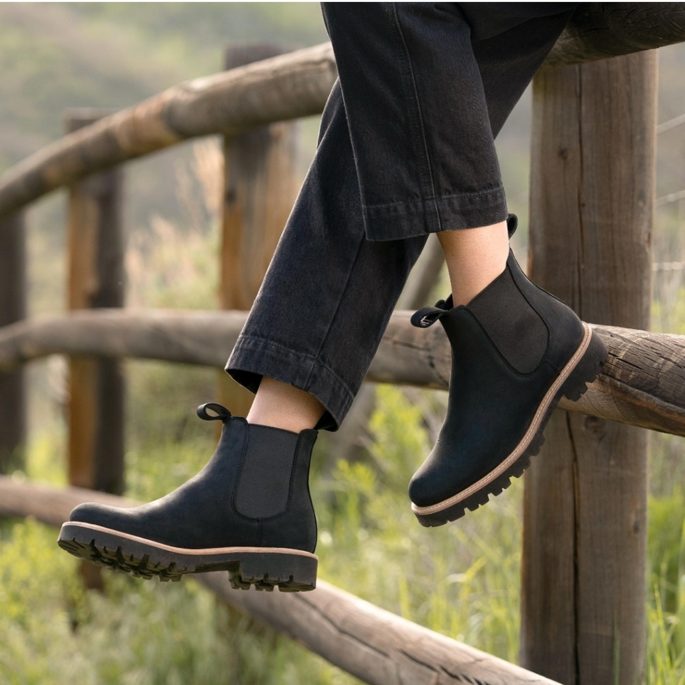 Nisolo Black Leather Chelsea Lug Sole Ankle Boots with Tan Welt